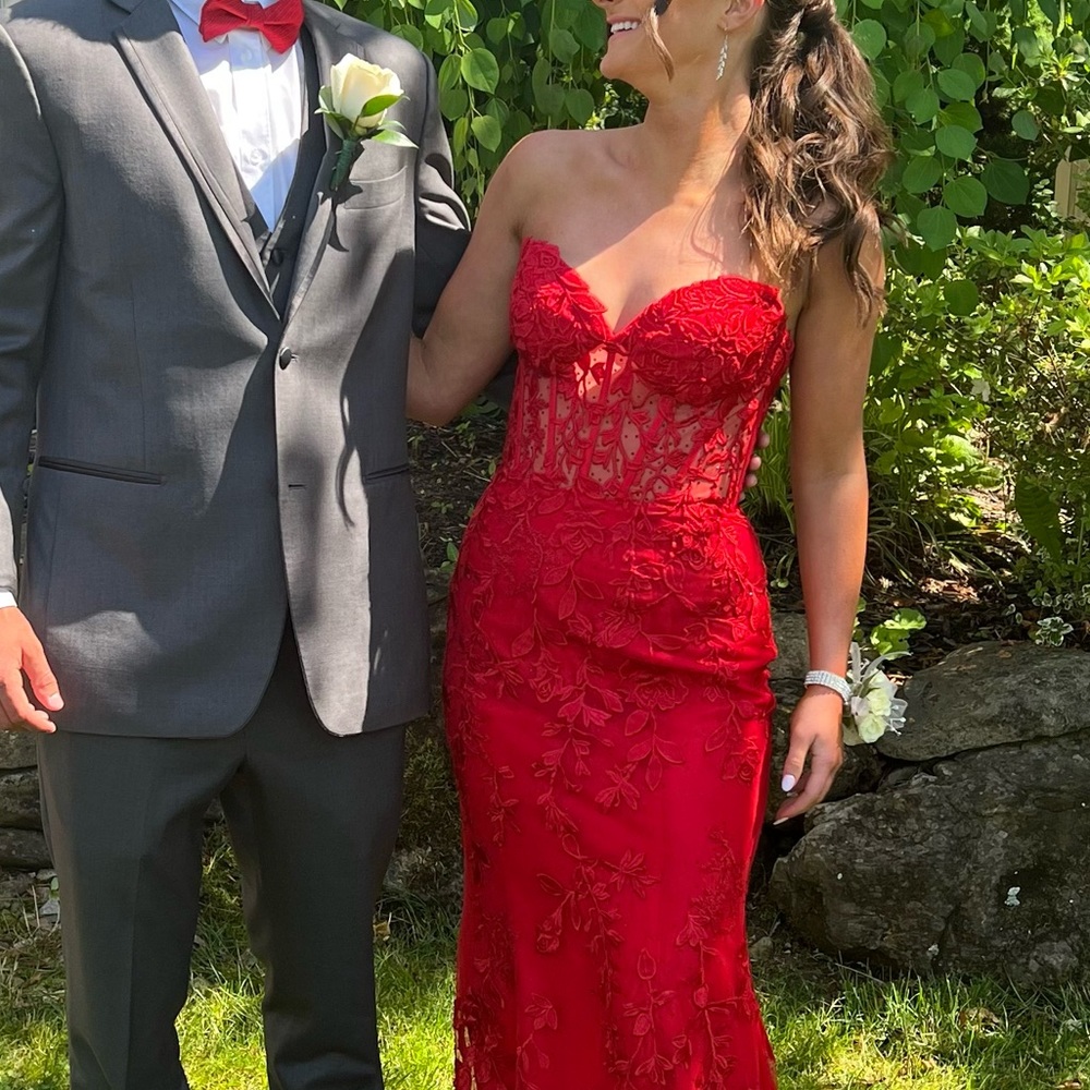 SHERRI HILL SZ 6 RED LACE BEADED CORSET PROM DRESS- EXCELLENT LIKE NEW CONDITION